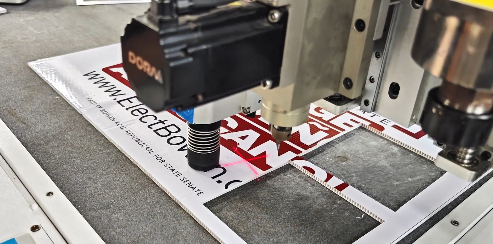 Hollow board cutting case