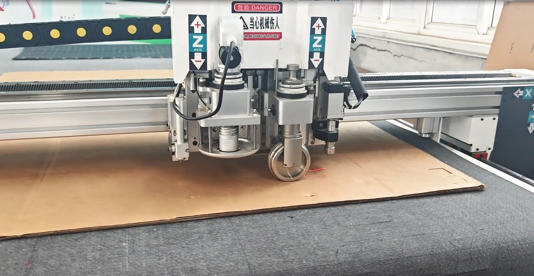 Case study of cutting packaging cardboard boxes