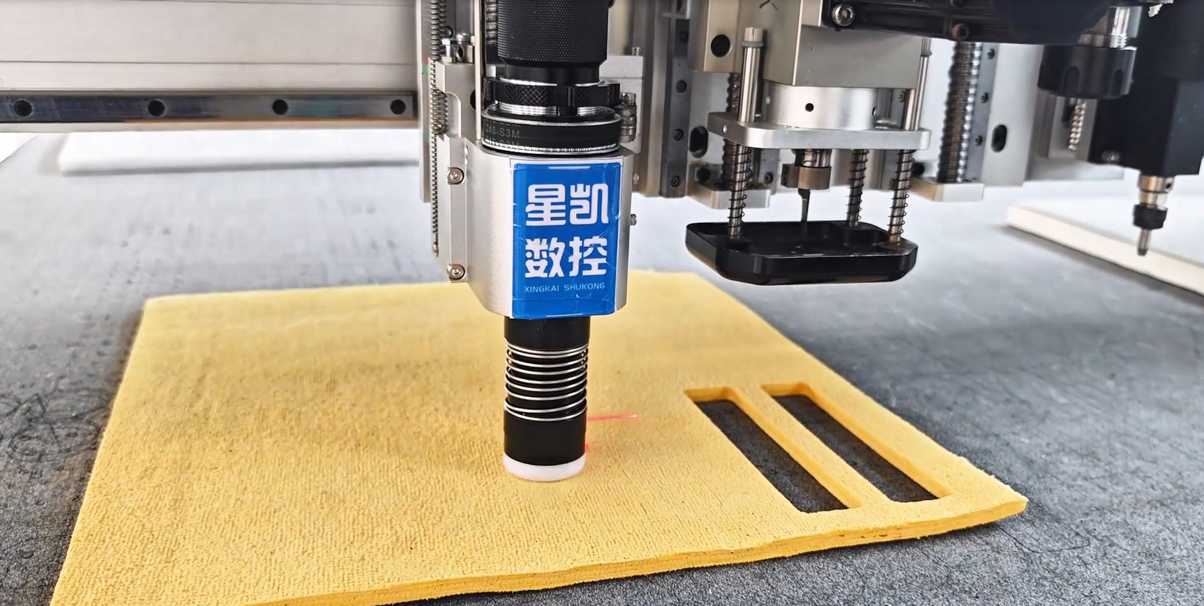 Mop cloth cutting case
