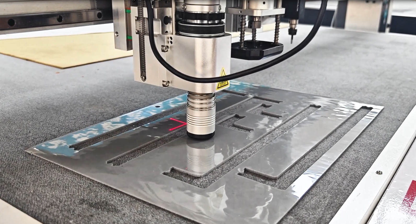 Silicone foam cutting case