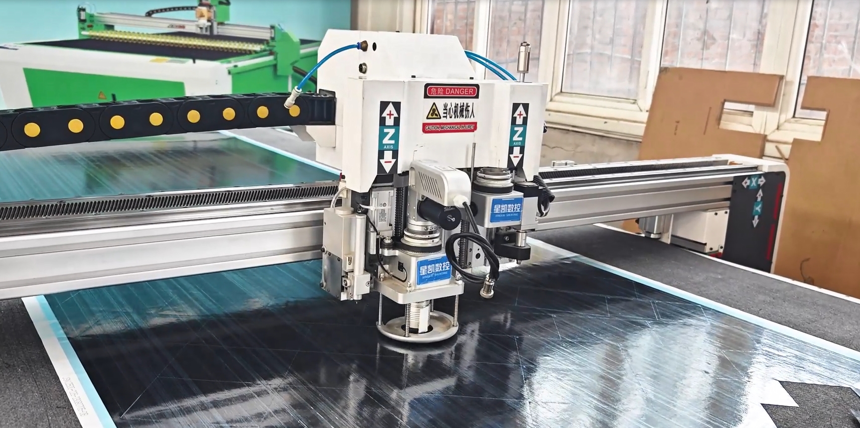 Carbon fiber cloth cutting case